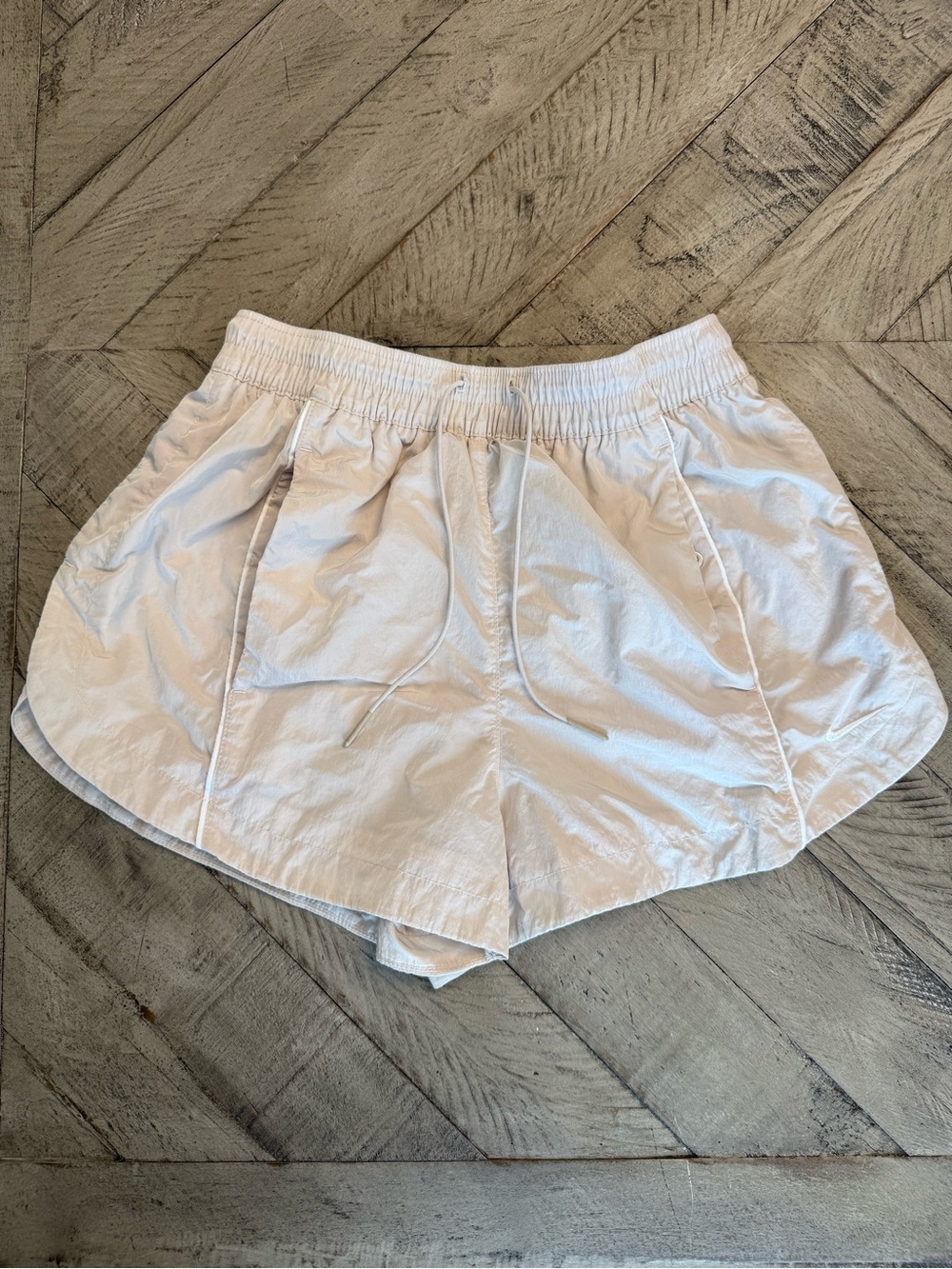 Nike Windrunner Woven Shorts Cream XS